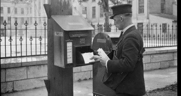 Deliver Canada Post from its old-fashioned business model