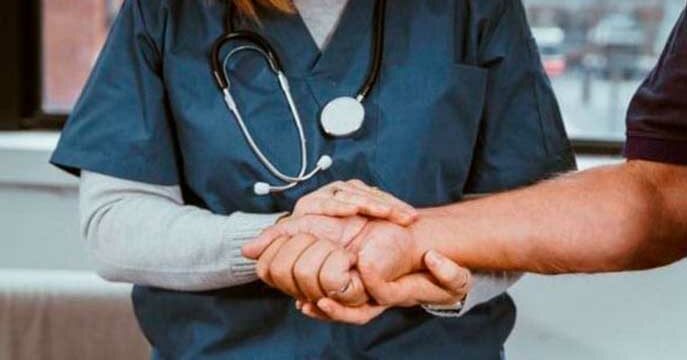 Doctor nurse health grieving hospital How technology affects the ethics of the nurse-patient relationship